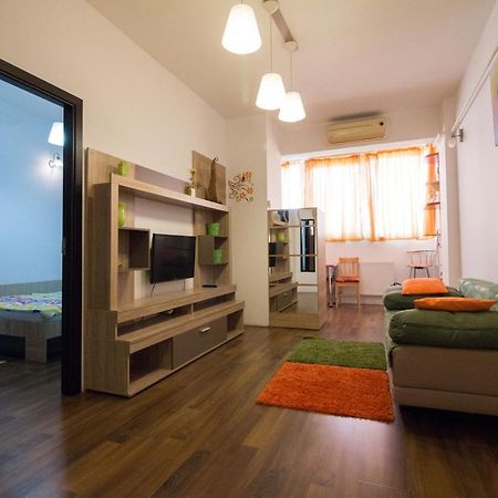 Intim Studio Flat Arad Exteriér fotografie