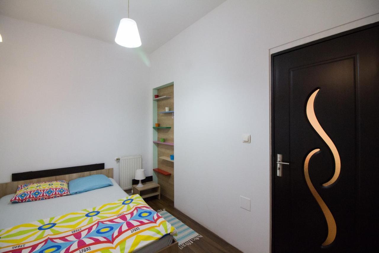 Intim Studio Flat Arad Exteriér fotografie
